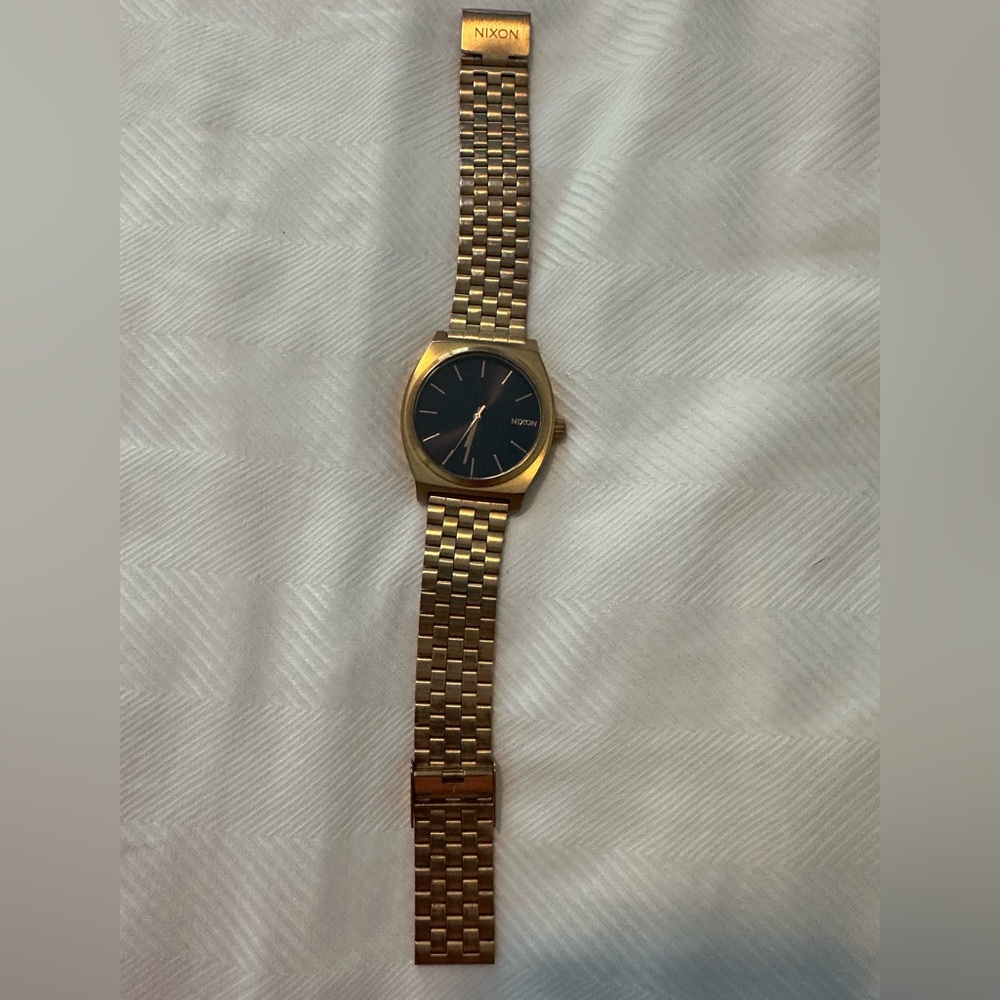 Nixon Time Teller gold black dial